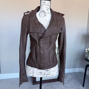 Elegant Brown Leather Women's Jacket
